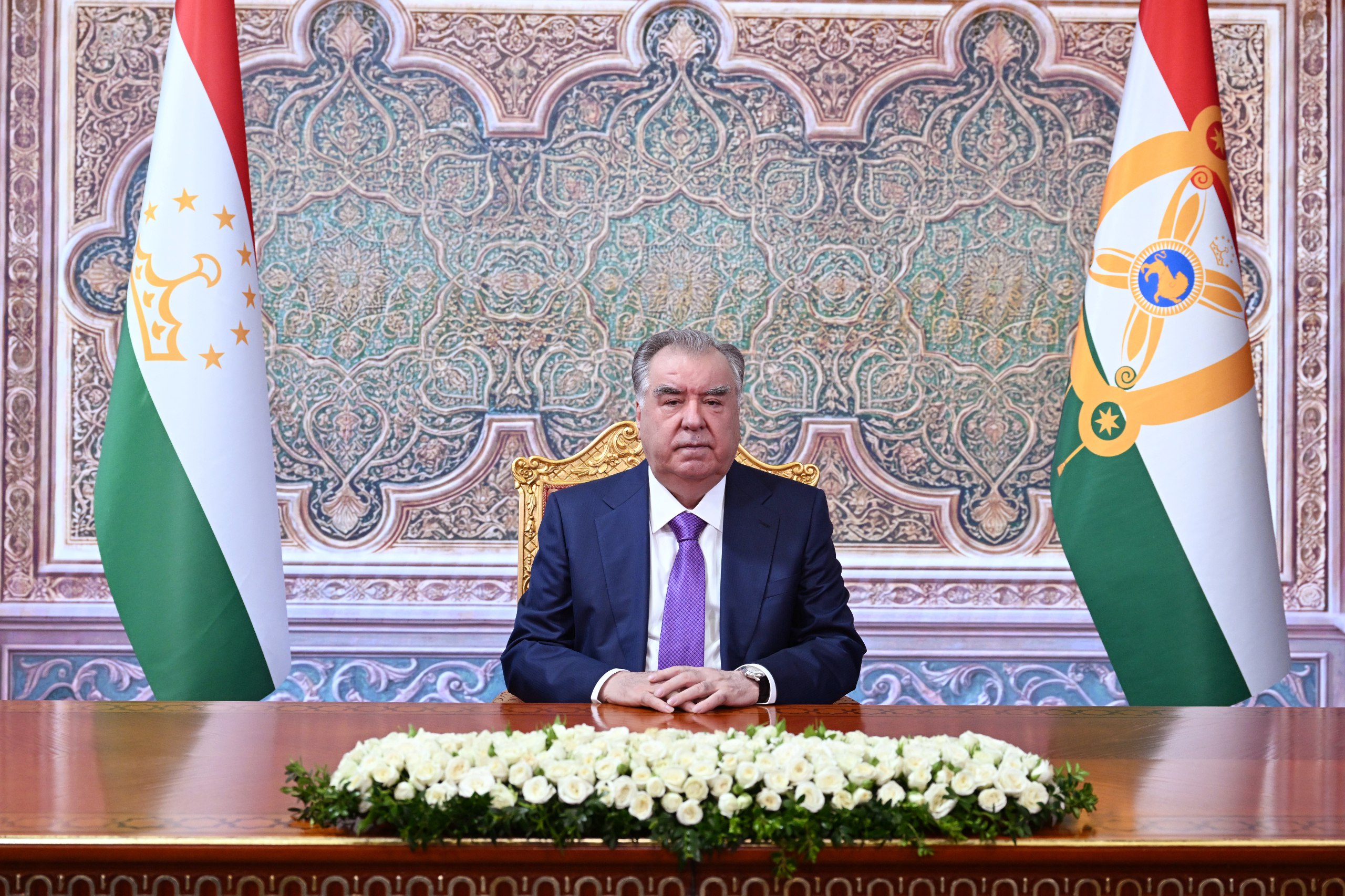 The President of Tajikistan congratulated citizens on the holiday of Eid al-Fitr.
