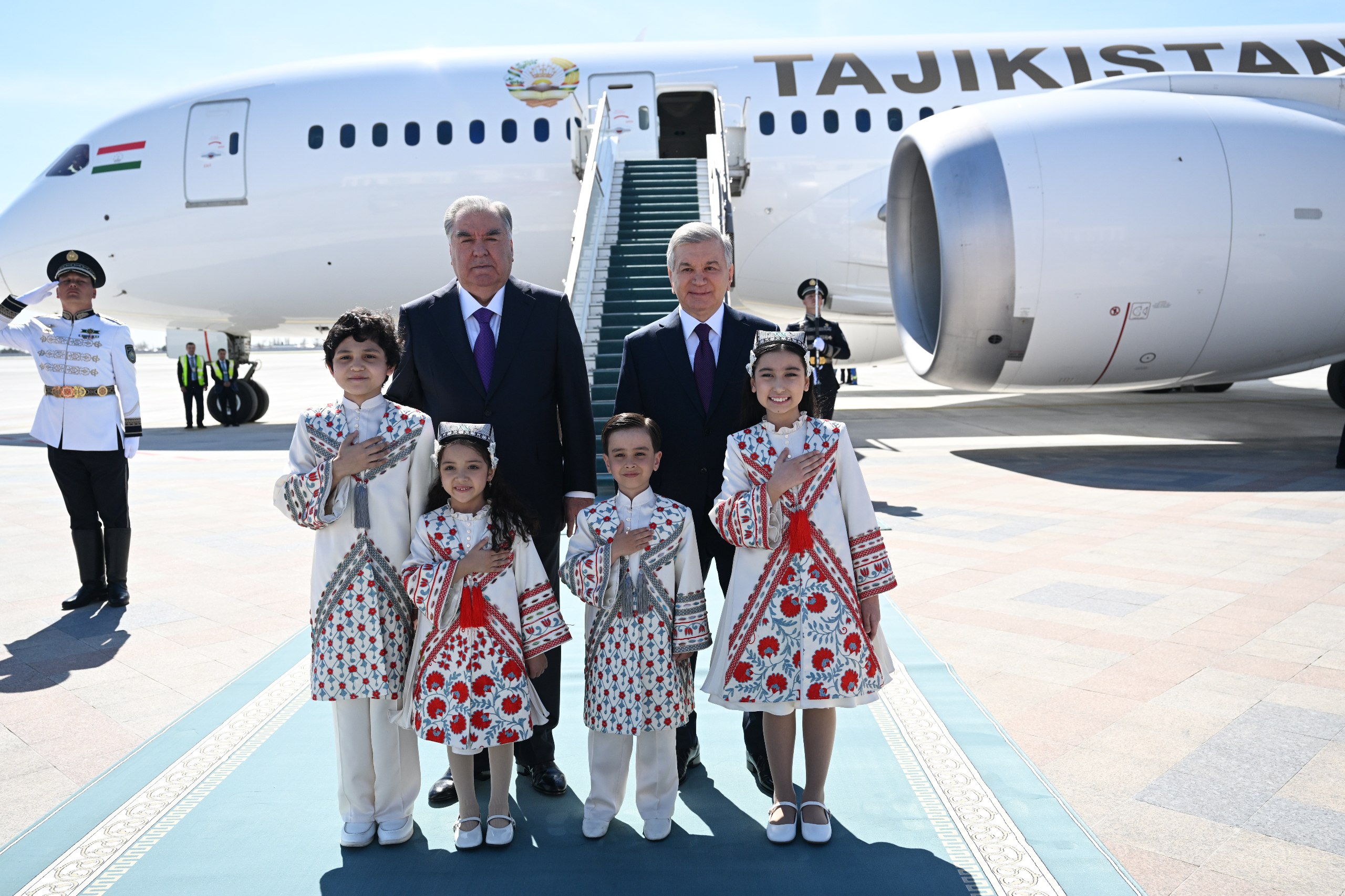 Emomali Rahmon arrived in Tashkent on a state visit and laid a wreath