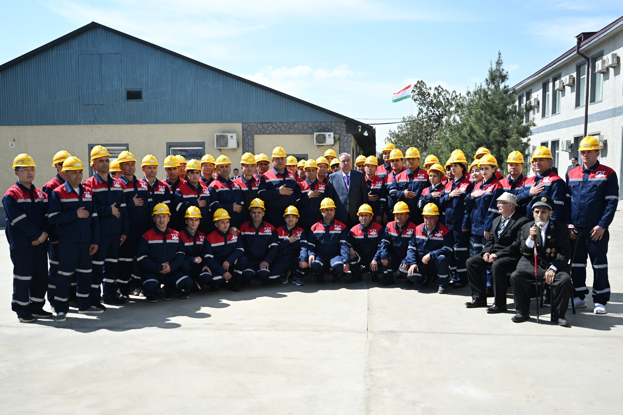 Emomali Rahmon opened coal deposit No. 8 in Isfara.