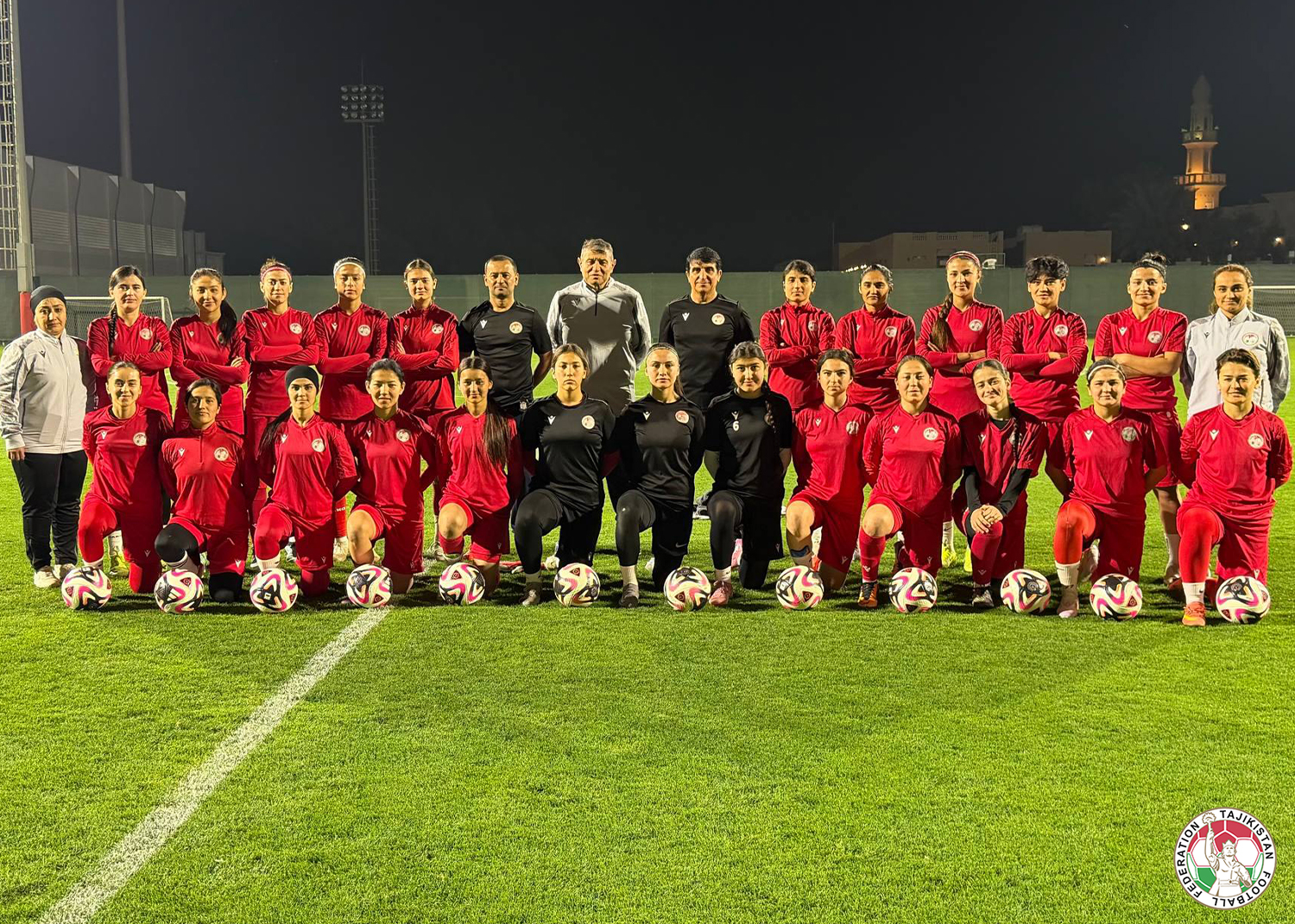 The Tajikistan women's team drew with the UAE team.