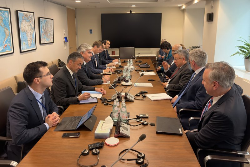 Tajikistan's Ministry of Finance held meetings with the World Bank and the IMF