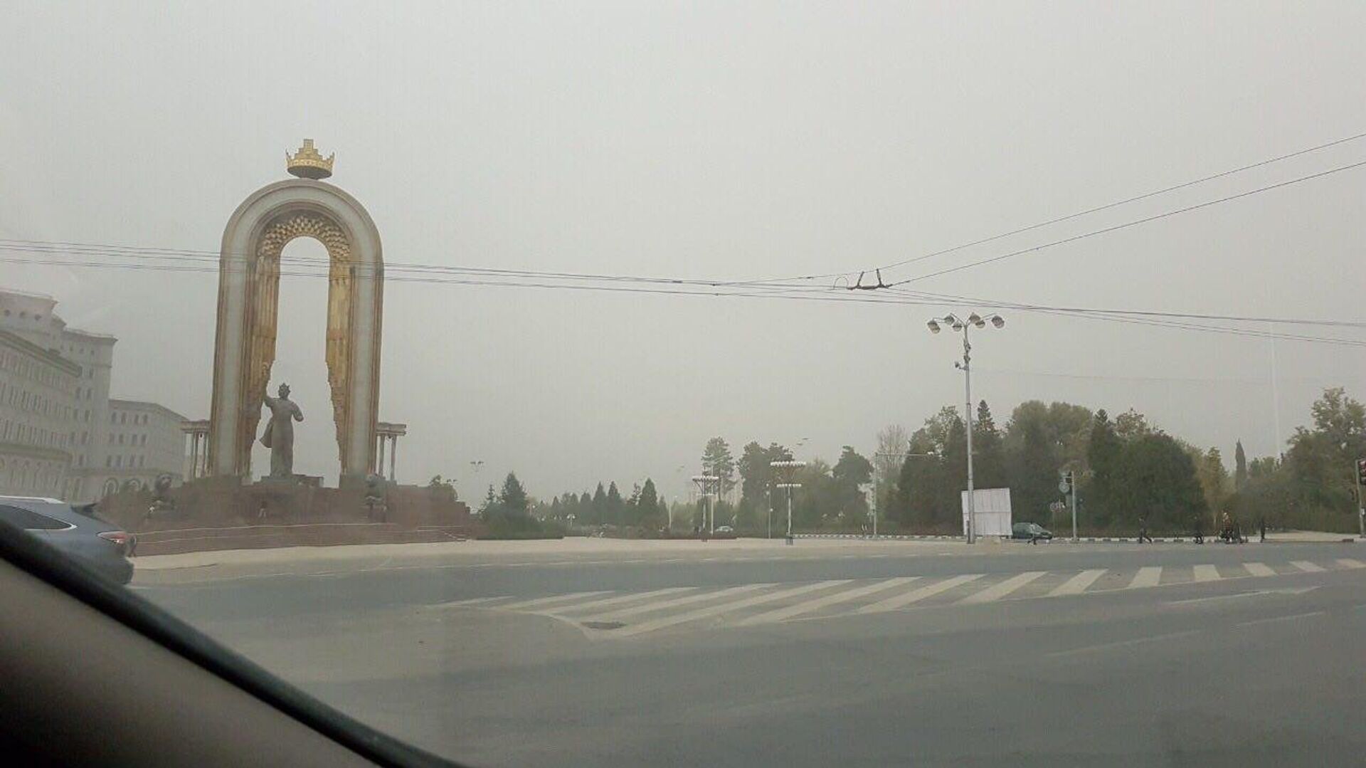 Dust storms, heavy rains, and the risk of mudslides: Forecasters warn of a sharp deterioration in weather in Tajikistan.