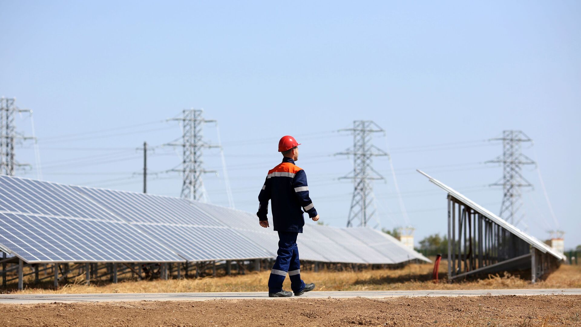 A 250 MW photovoltaic power plant will be built in Jayhun.