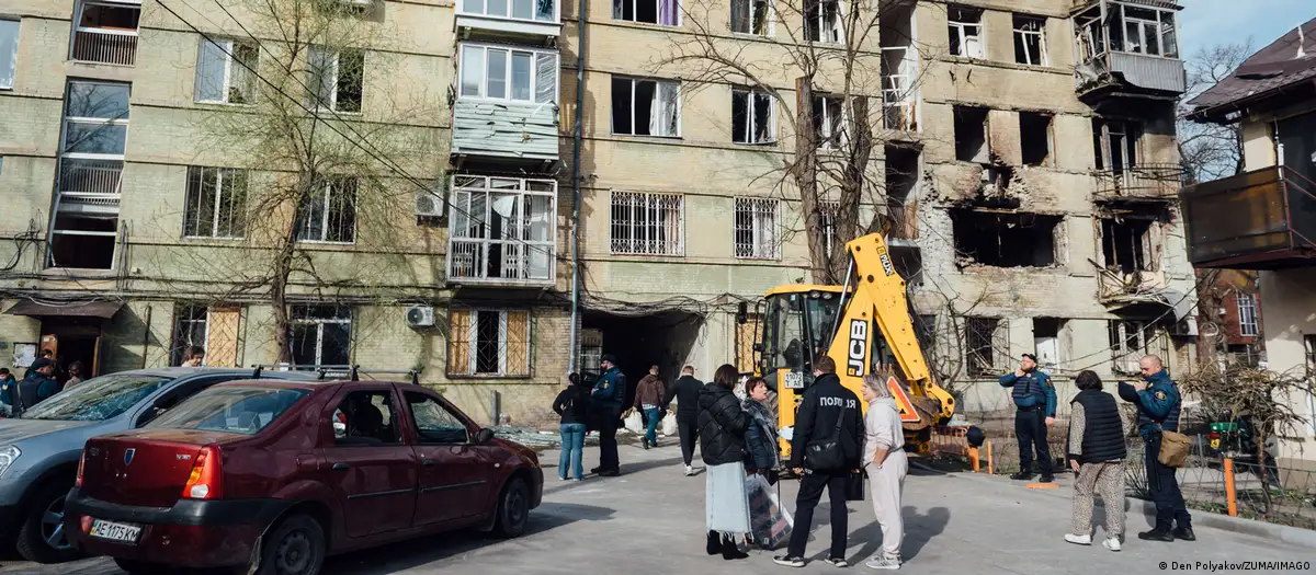Seven people, including children, were injured in a night attack on the Dnieper.
