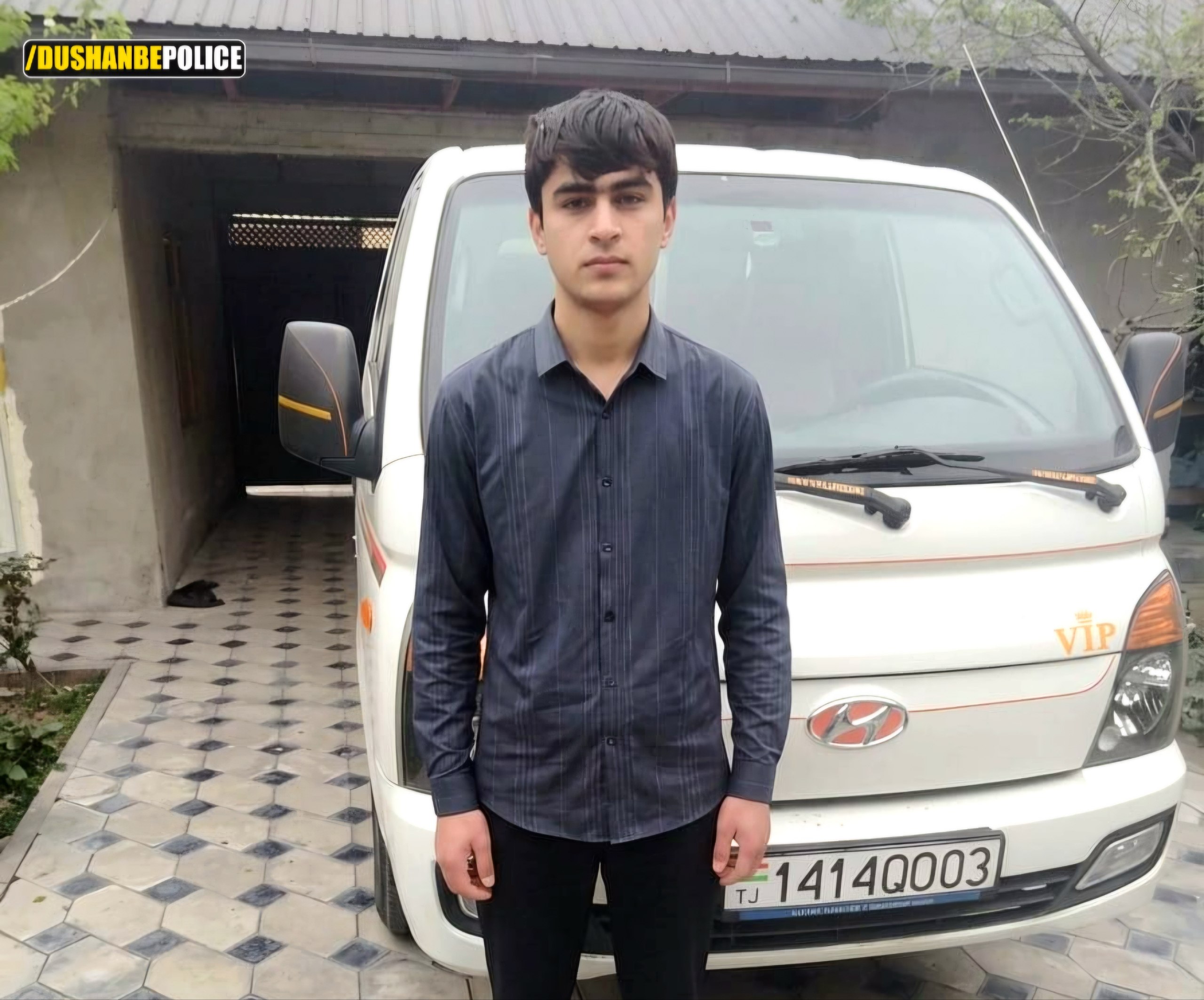 In the Firdavsi district, an unlicensed driver fatally struck a child.
