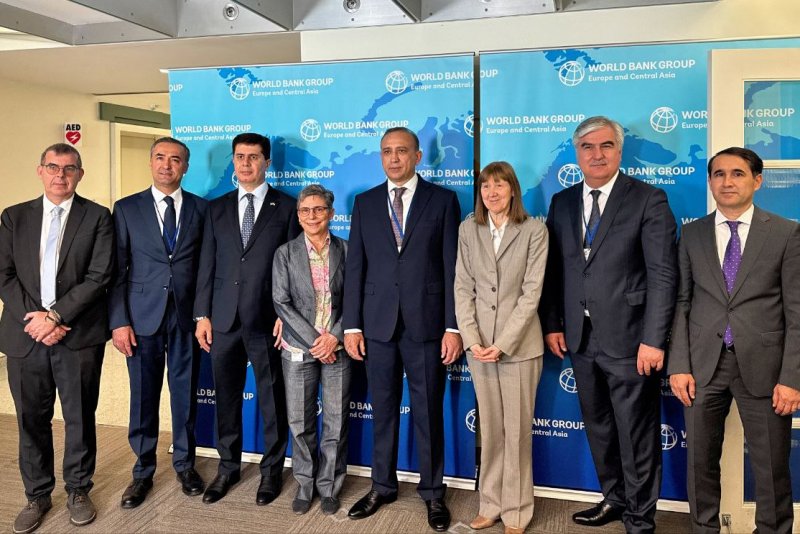 A Tajik delegation met with the World Bank Vice President.