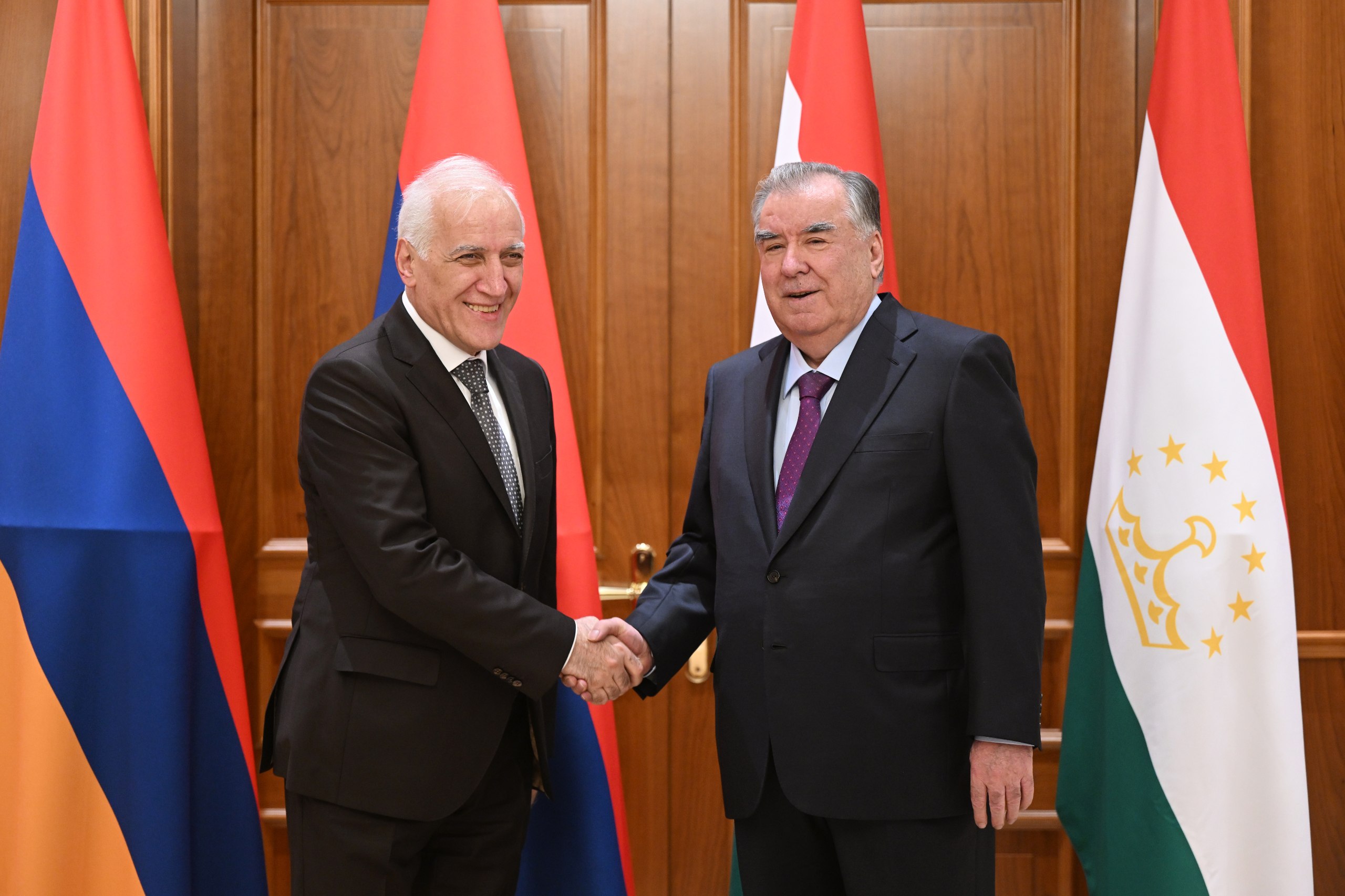 Talks between Emomali Rahmon and Vahagn Khachaturyan took place in Astana.