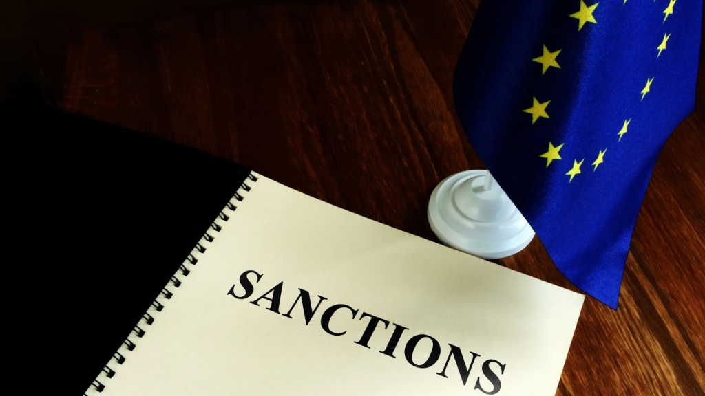 The EU has lifted previously imposed sanctions against three Tajik banks.