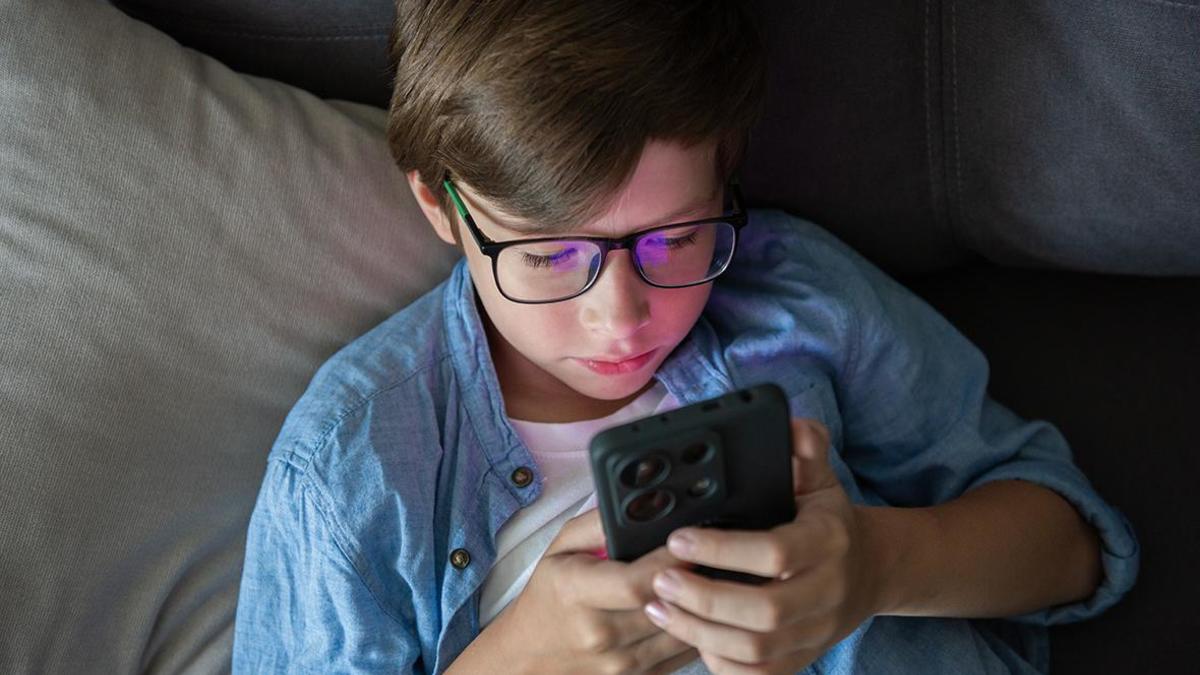 Greece will ban social media for children under 15 from 2027.