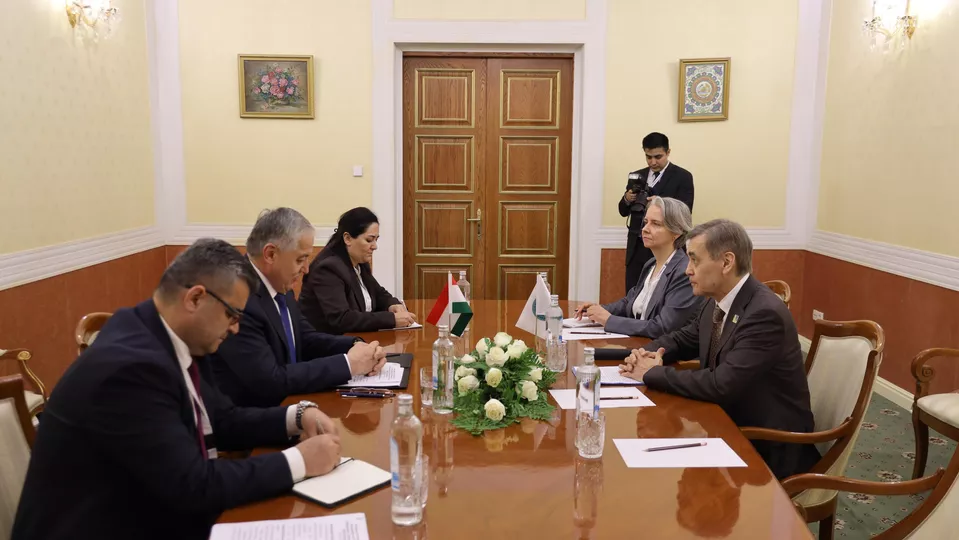 The SCO Secretary General met with the Minister of Foreign Affairs of Tajikistan in Dushanbe.