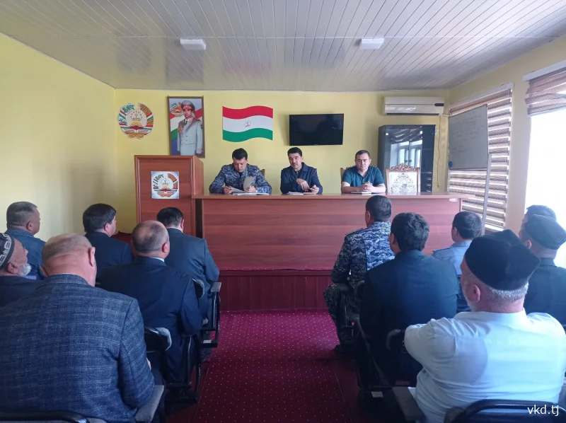 Police and the public strengthen cooperation in the fight against crime.
