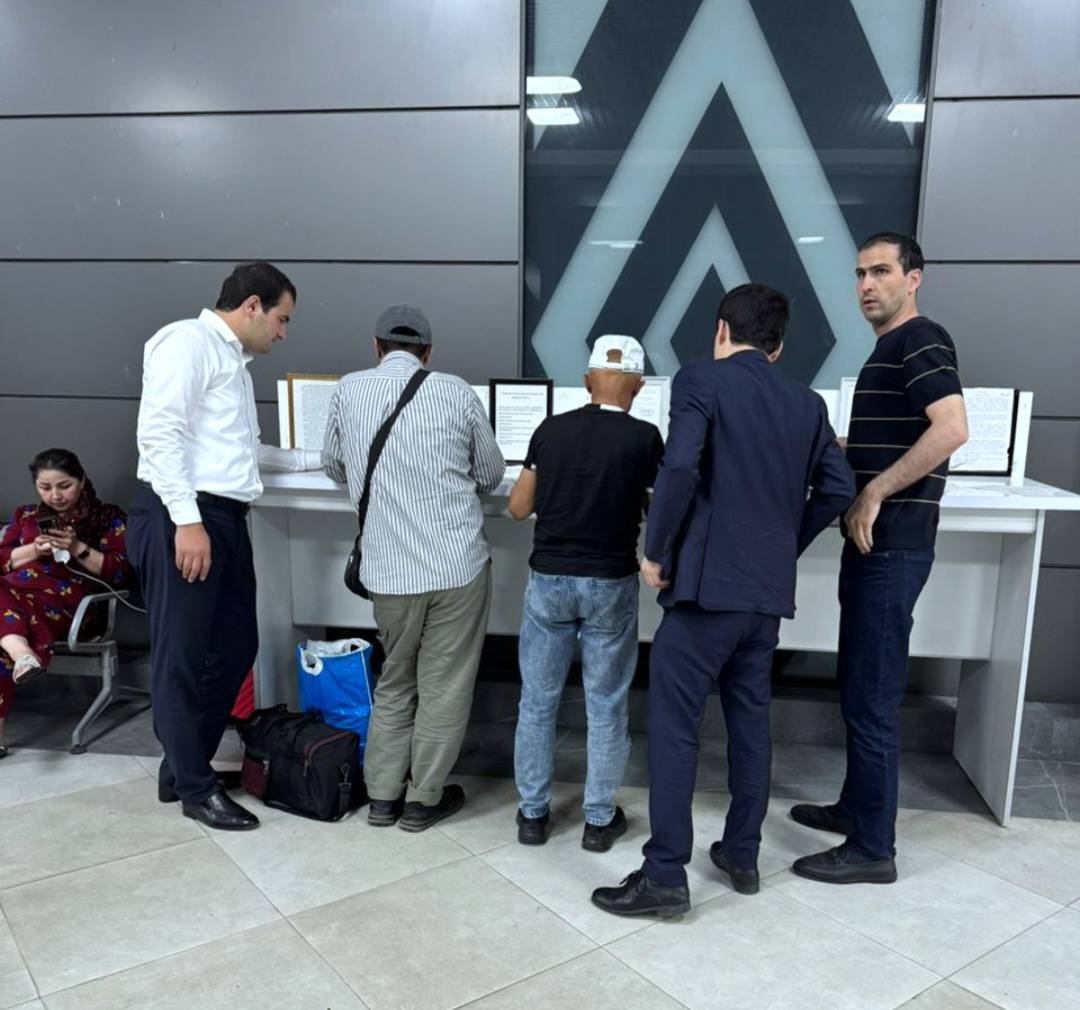 The Migration Service has stepped up outreach efforts with citizens at Dushanbe Airport.