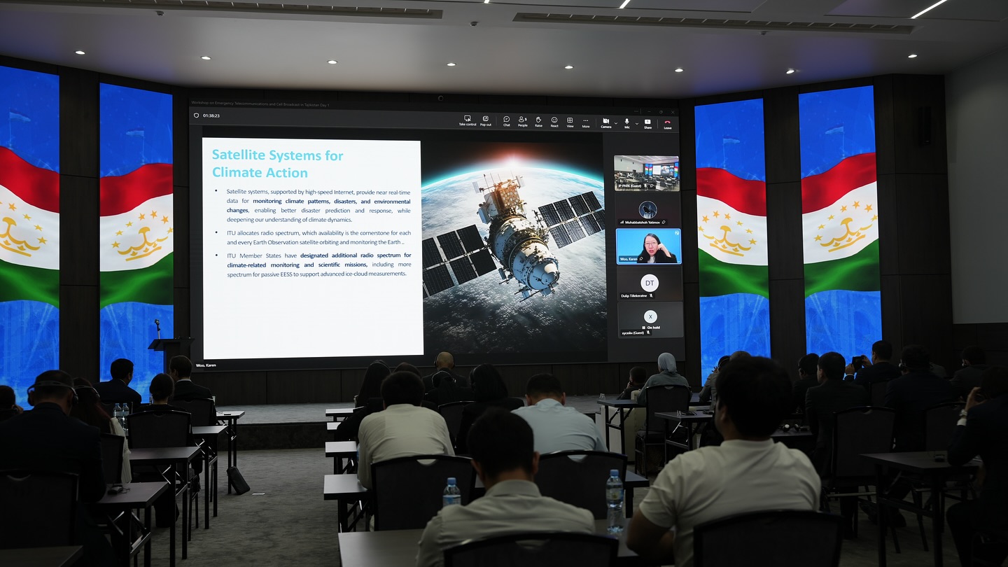 Mobile communication technologies for emergency situations were discussed in Tajikistan.
