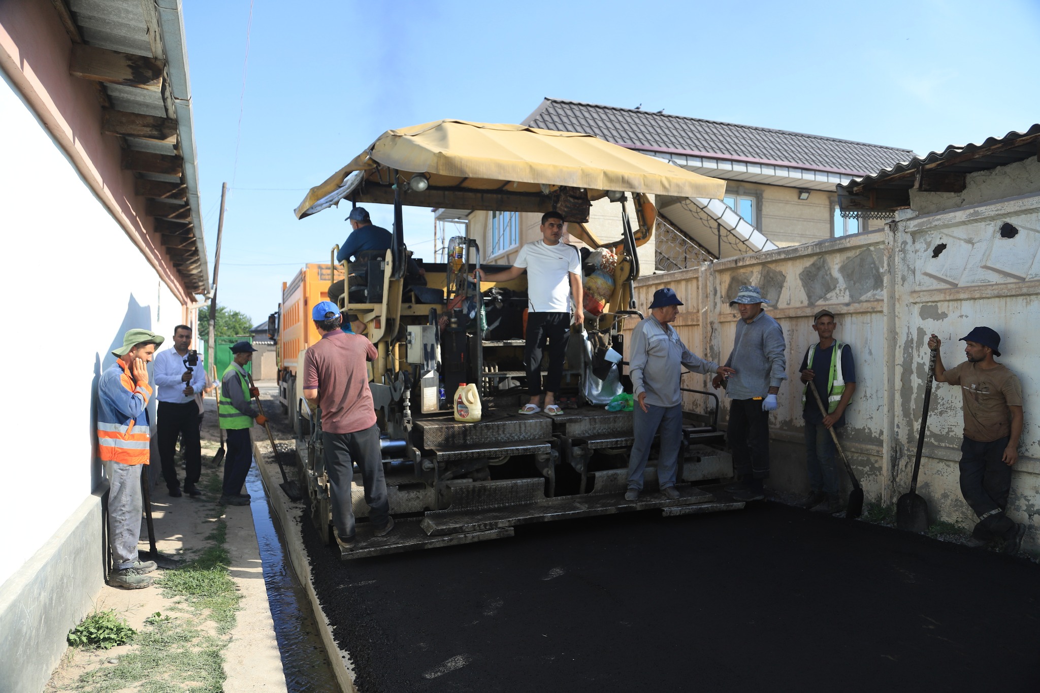 More than 6 kilometers of roads have been paved in the village of Gulzor in the Khatlon region.