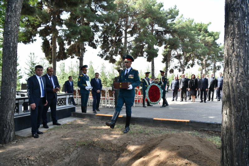 A ceremony to bury some of the ashes of Nusratullo Makhsum, Shirinsho Shotemur, and Nisor Muhammad took place in Dushanbe.