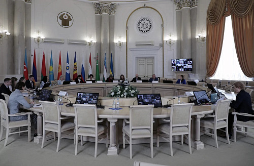 CIS experts called for increased monitoring of the health of migrant workers.
