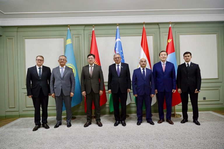 Central Asian trade unions have created an international confederation.