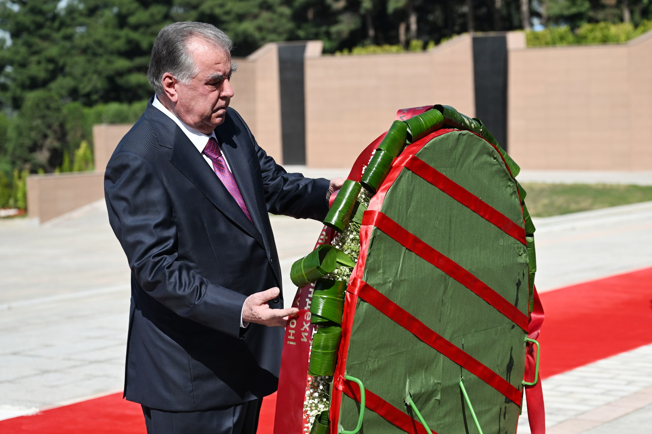 A wreath-laying ceremony in honor of Victory Day was held in Dushanbe with the participation of Emomali Rahmon.