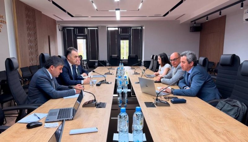 The Ministry of Energy of Tajikistan and the EBRD reviewed projects to reduce electricity losses and develop hydroelectric power plants.