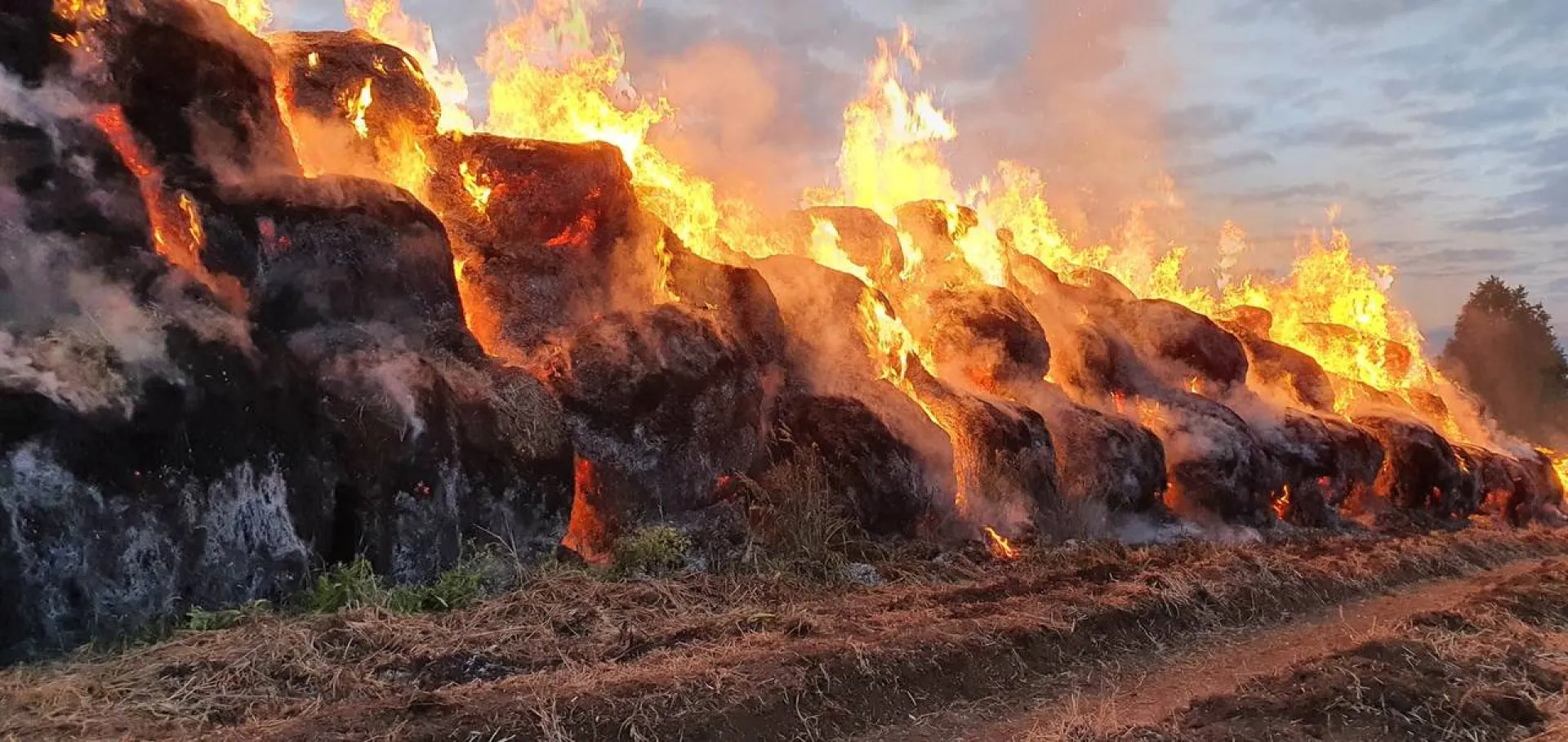 A resident of the Baldzhuvan district is suspected of deliberately setting fire to 107 bales of hay.