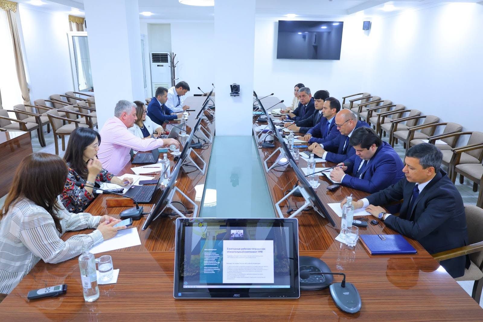 The Ministry of Education discussed the printing of new generation educational materials.