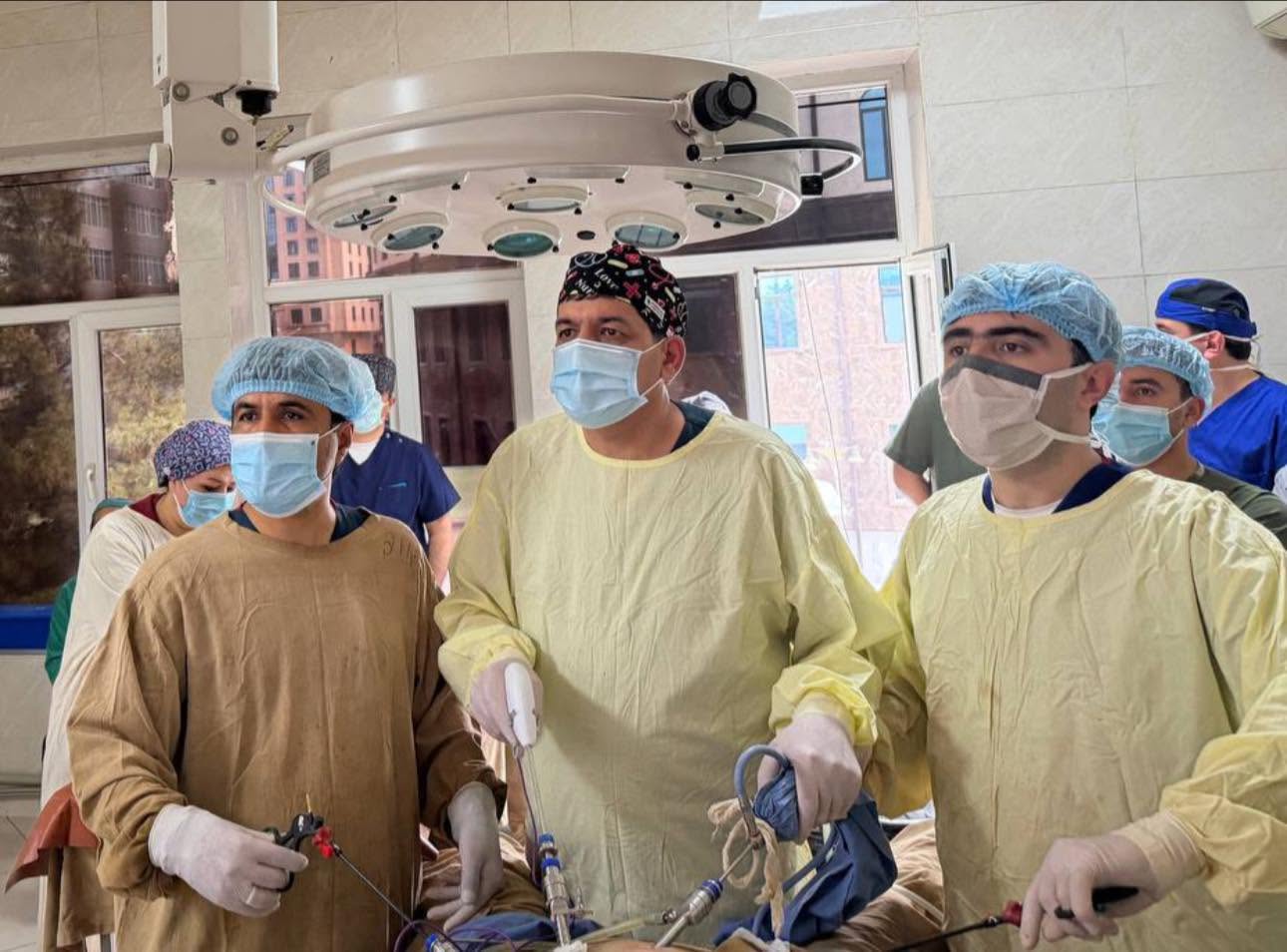 A complex laparoscopic gastric resection was performed for the first time in Tajikistan.