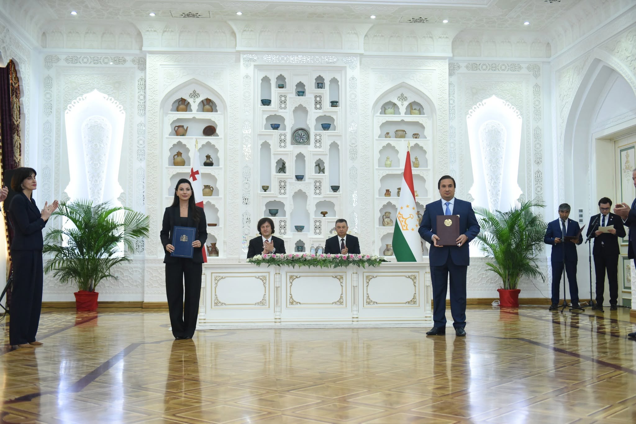 Tajikistan and Georgia have agreed to develop air traffic and launch regular flights.