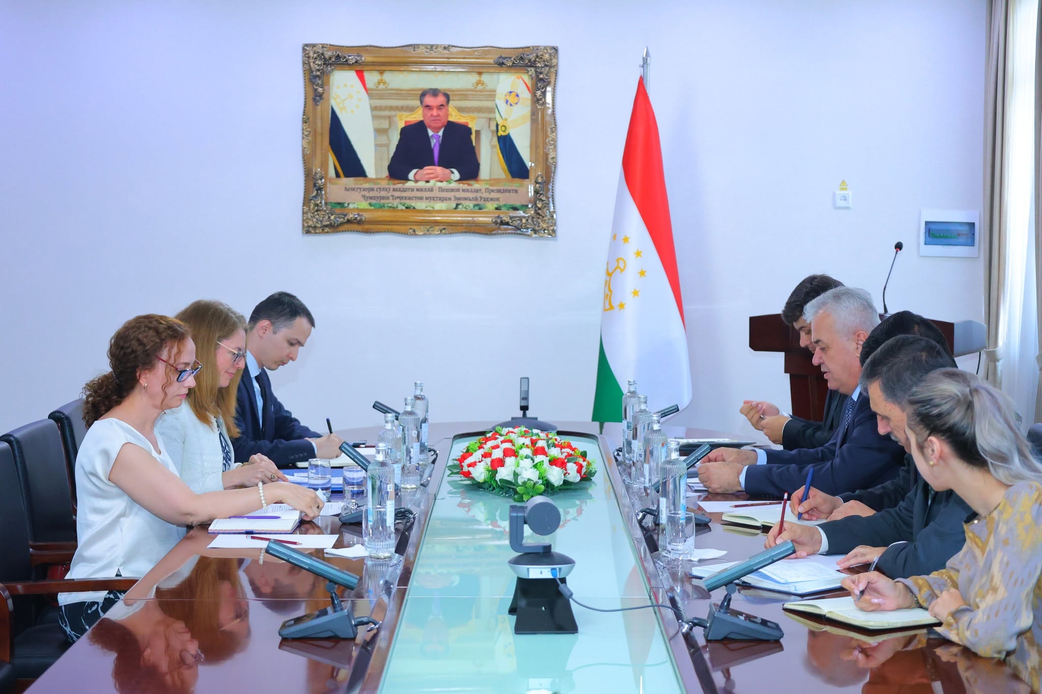Tajikistan and the United Kingdom discussed expanding cooperation in education.