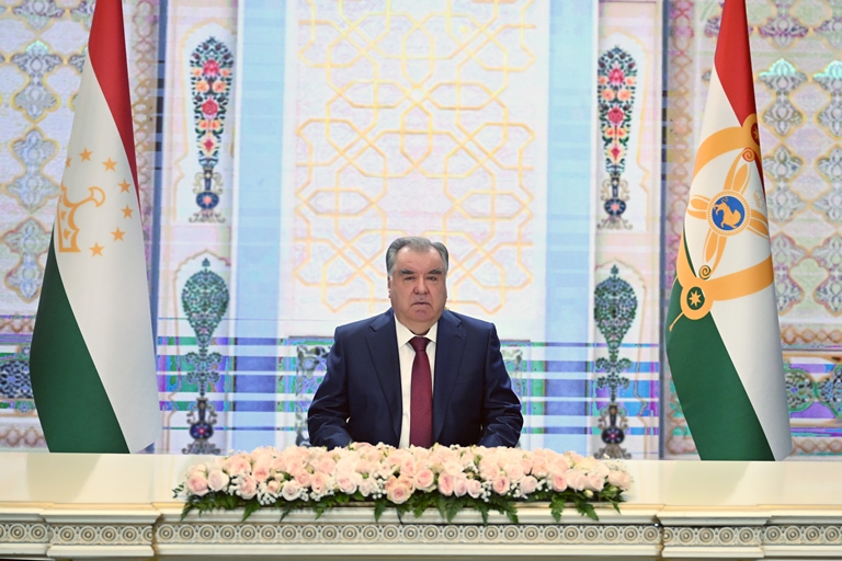 Emomali Rahmon congratulated Tajiks on the adoption of the UN resolution on the Decade of Peace
