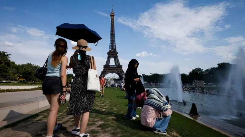 Europe is languishing in abnormal heat: temperatures will reach +44°C, red alert levels have been issued.