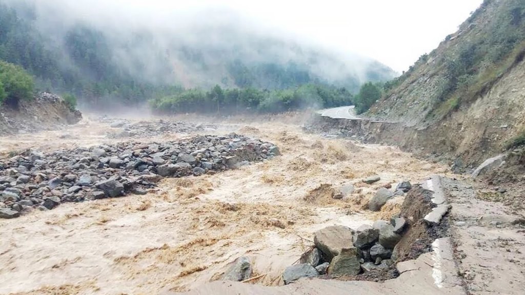 Mudflows and deteriorating air quality are expected in Tajikistan.