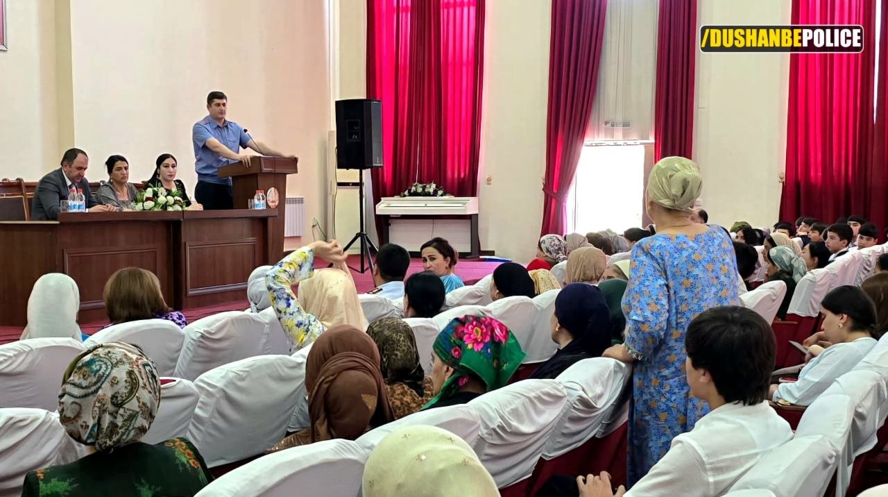 A mobile court hearing on parental responsibility cases was held in Dushanbe.