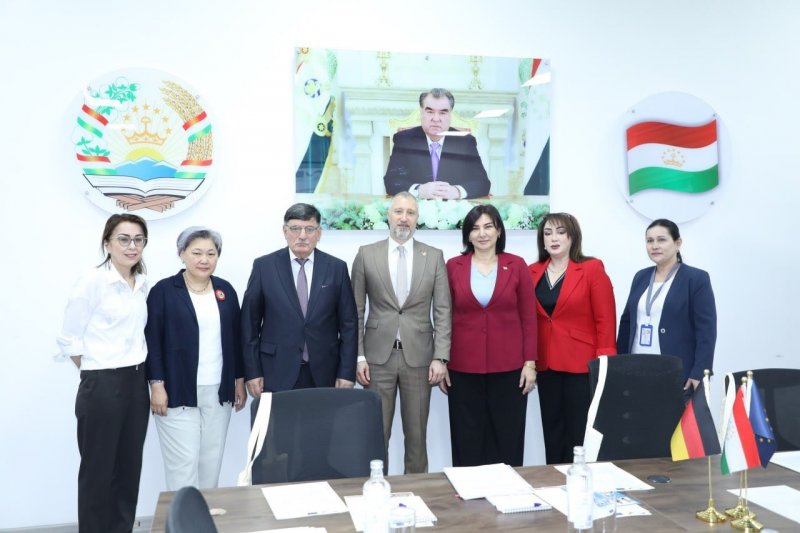 The Ministry of Health of Tajikistan is introducing the "Safe Childbirth" mobile app.