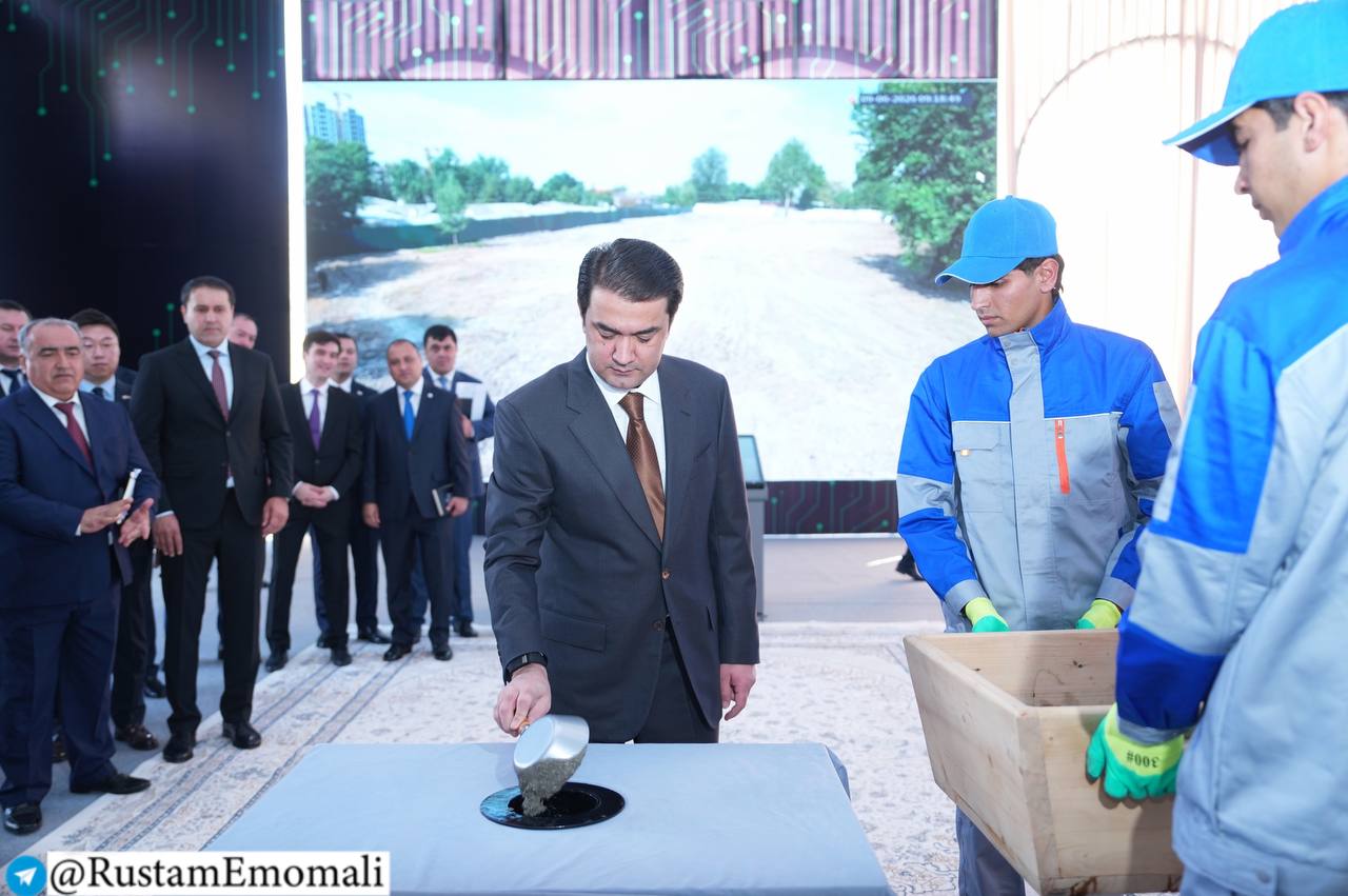 Rustam Emomali laid the foundation stone for the IT-Hub Dushanbe complex.