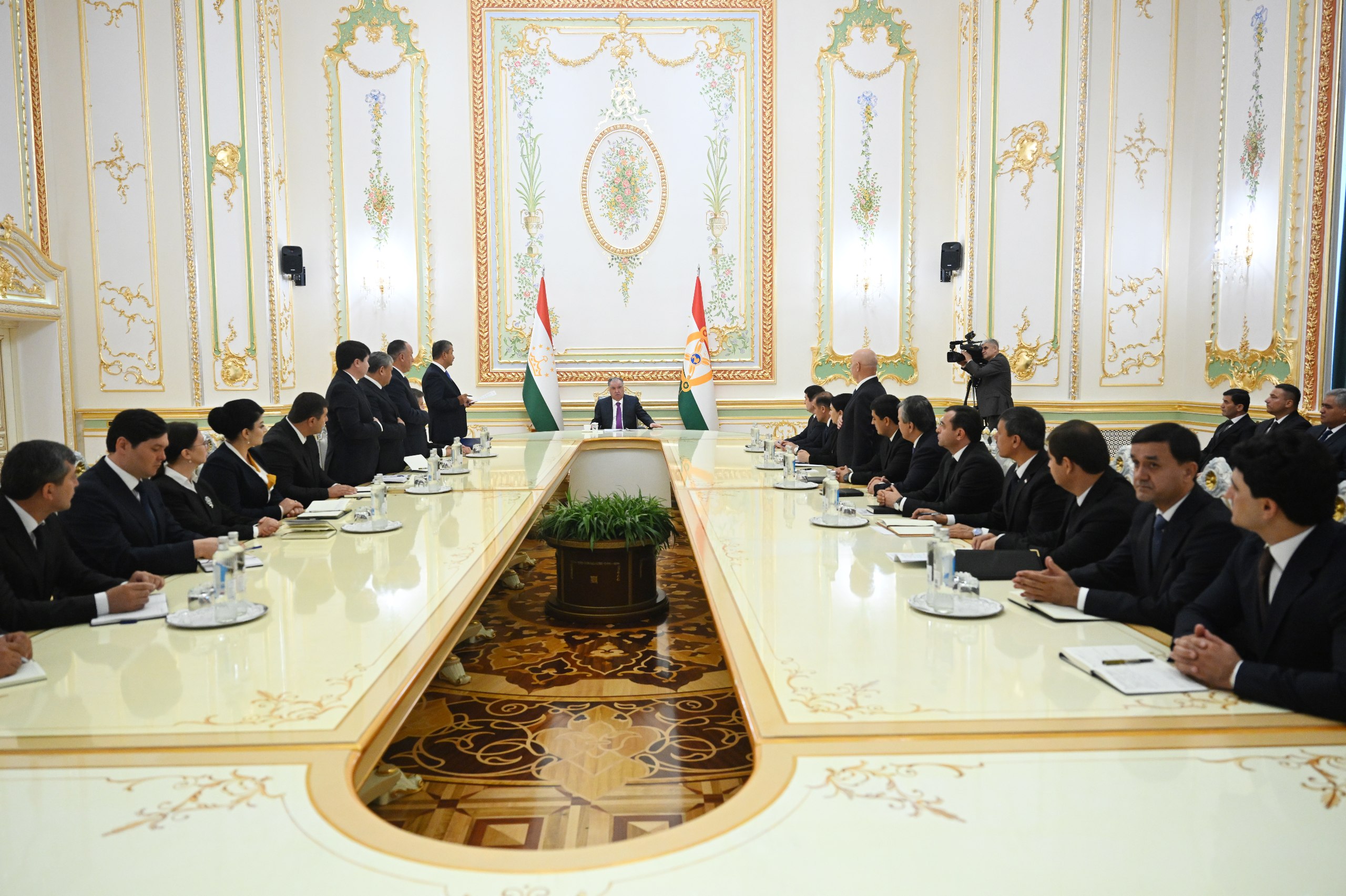 Emomali Rahmon called on new leaders to accelerate digitalization and the implementation of AI.