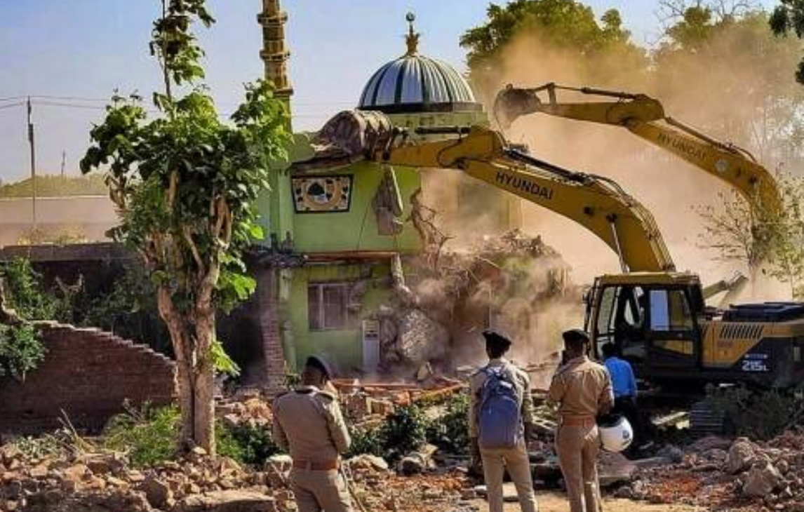 In India, centuries-old mosques are being destroyed under the pretext of combating illegal construction.