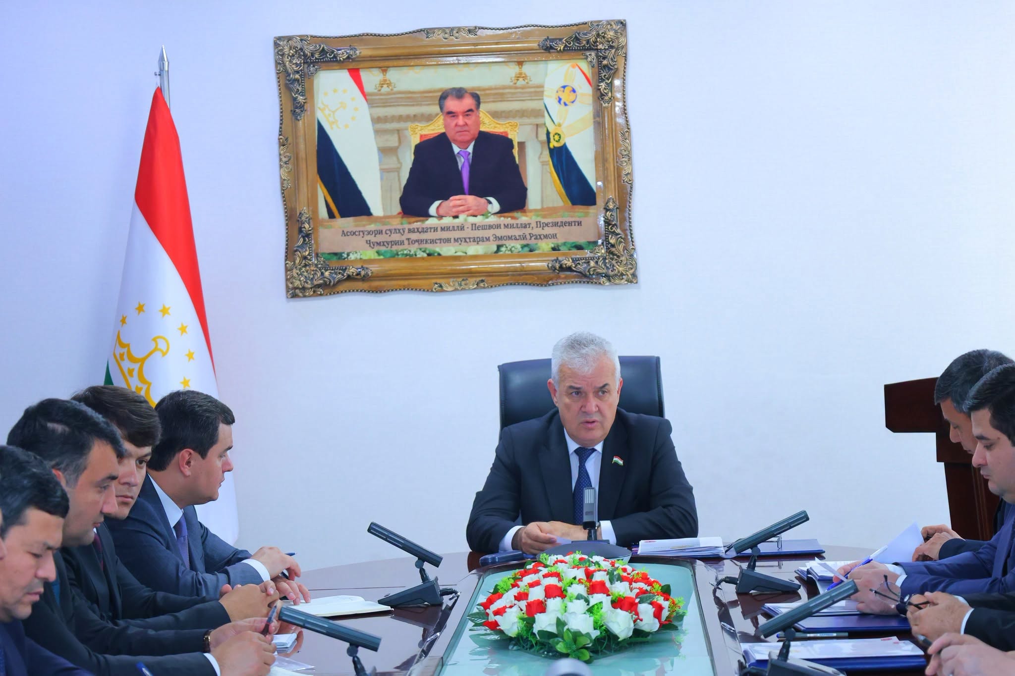 The development of new school textbooks was discussed in Tajikistan.