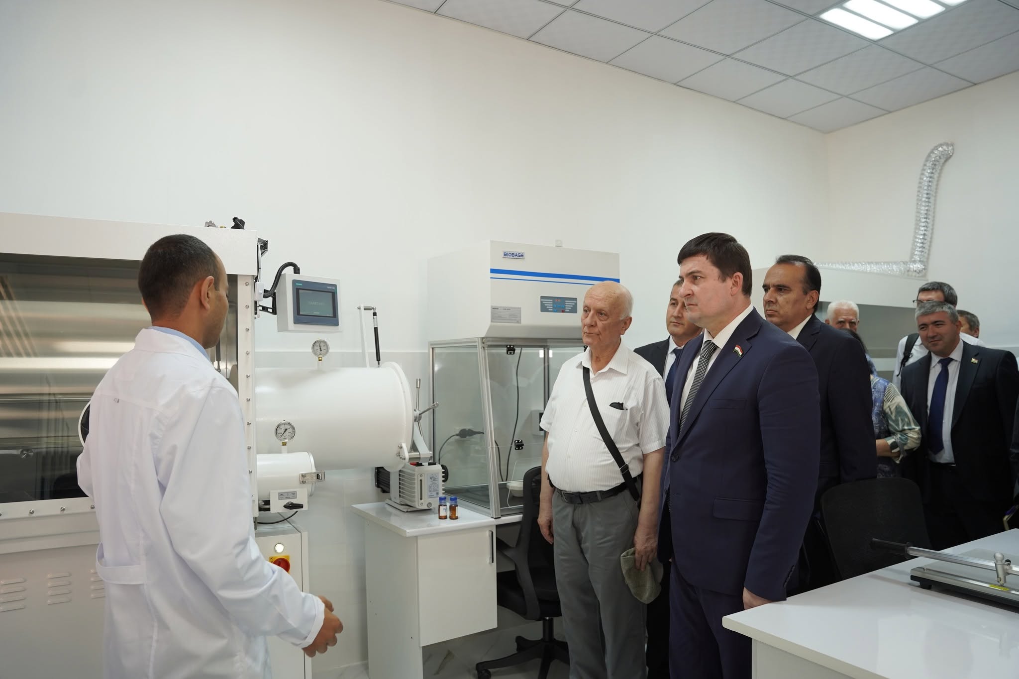 A quantum electronics laboratory has opened at the Academy of Sciences of Tajikistan.