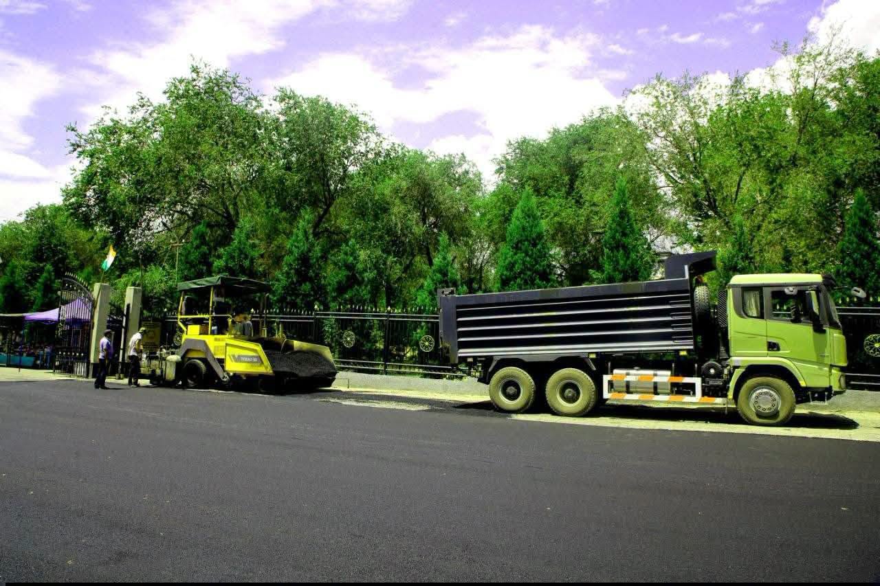 The road to Navruzgokh Park is being paved in Khujand.