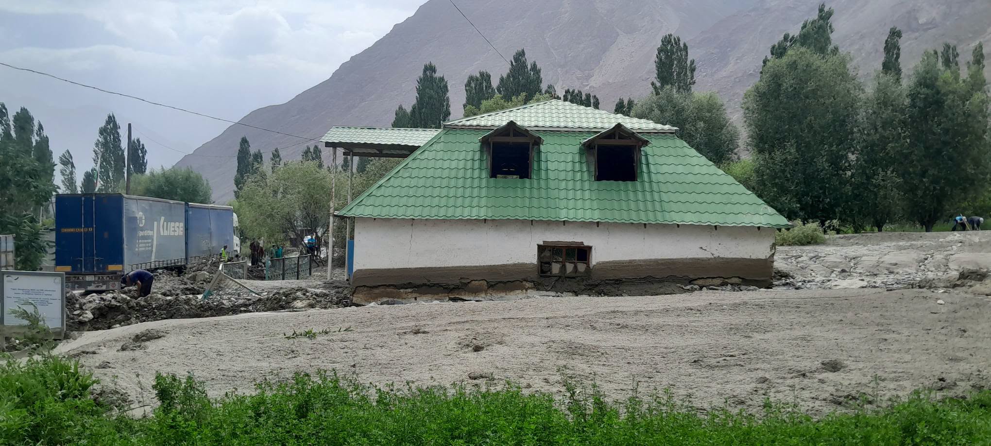 Ten residential buildings were completely destroyed after a mudslide in the Rushansky district.