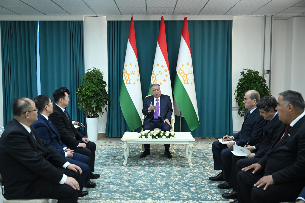 Emomali Rahmon met with representatives of three Chinese metallurgical companies.
