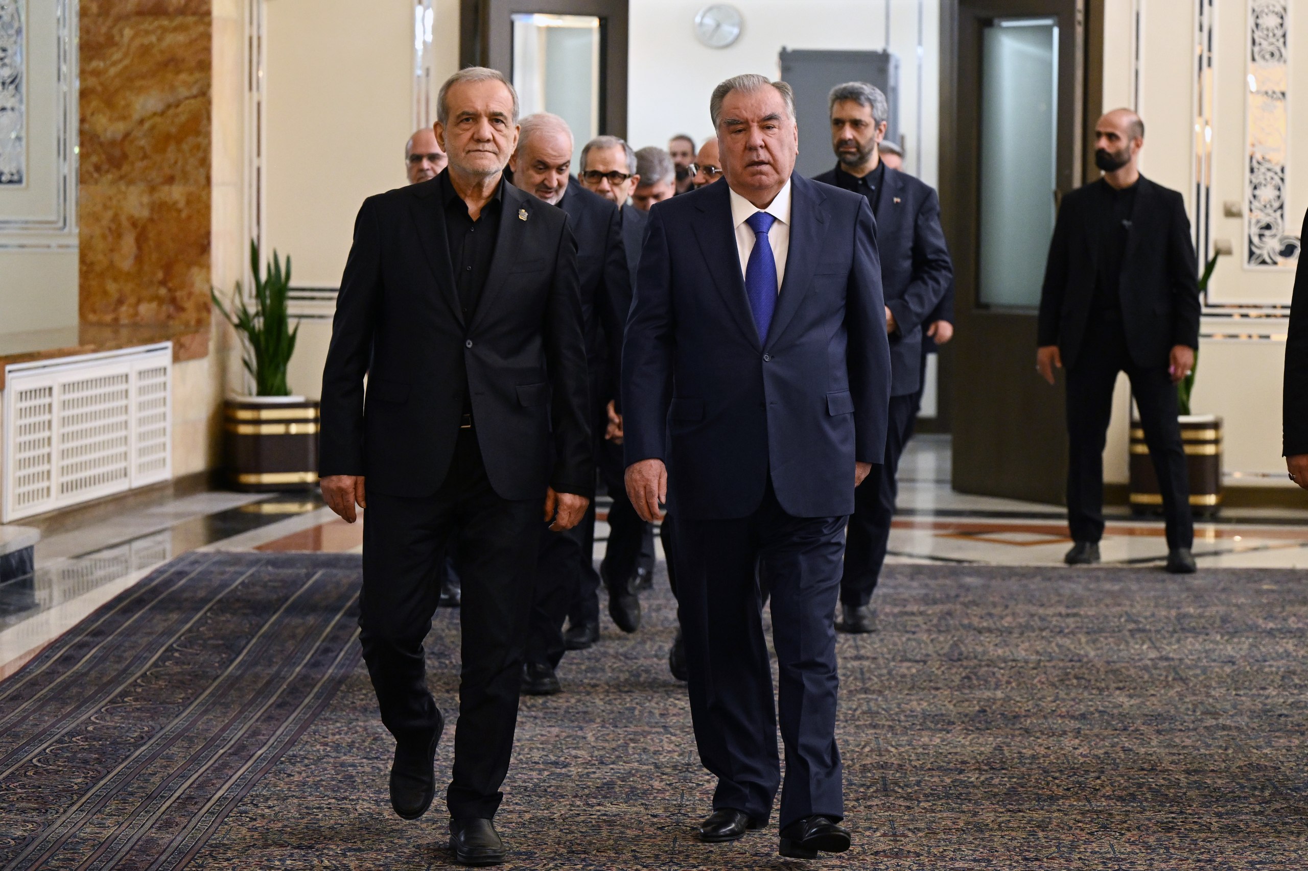 Emomali Rahmon arrived in Tehran and met with the Iranian President