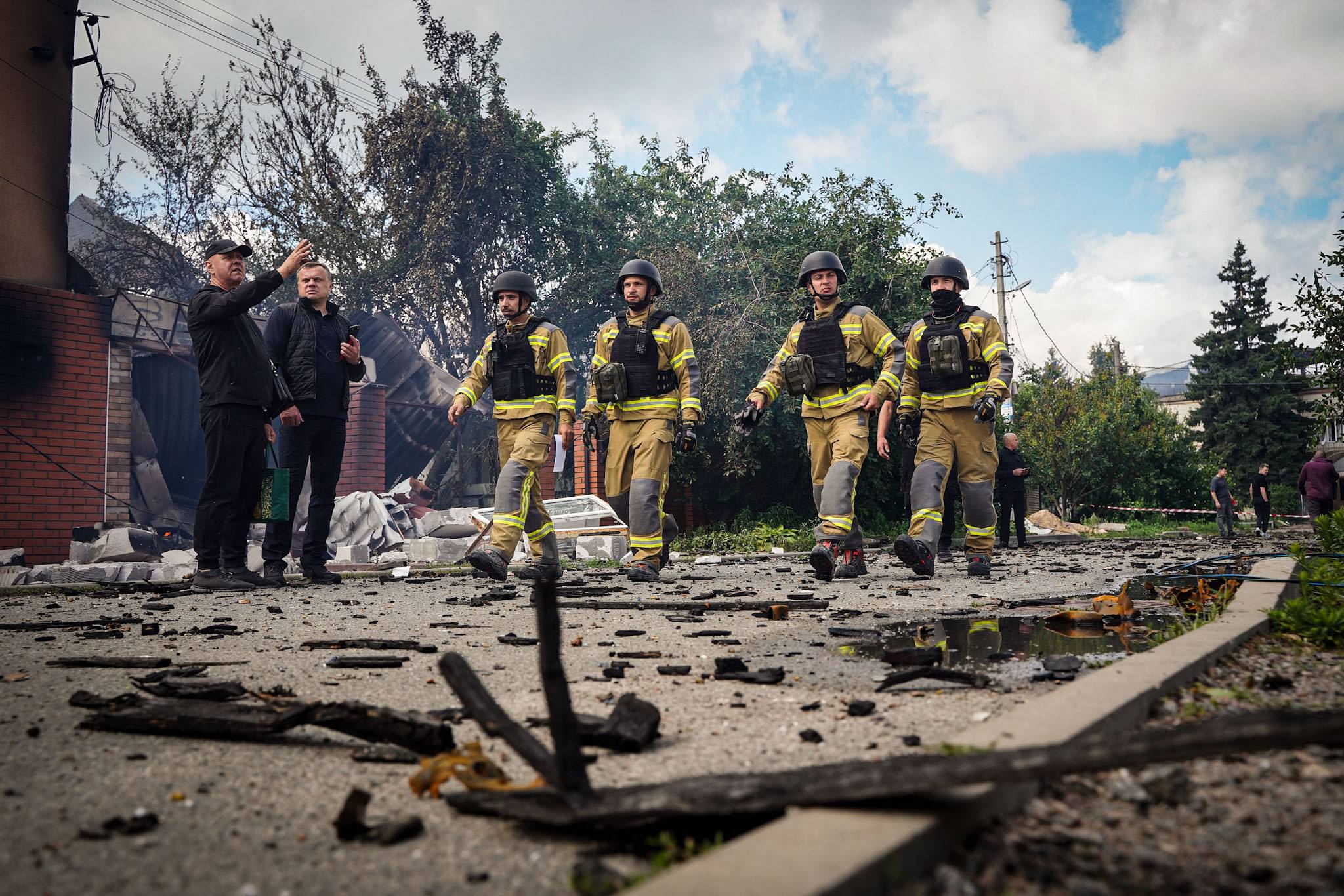 Massive attack on Kyiv: 11 people killed, dozens injured