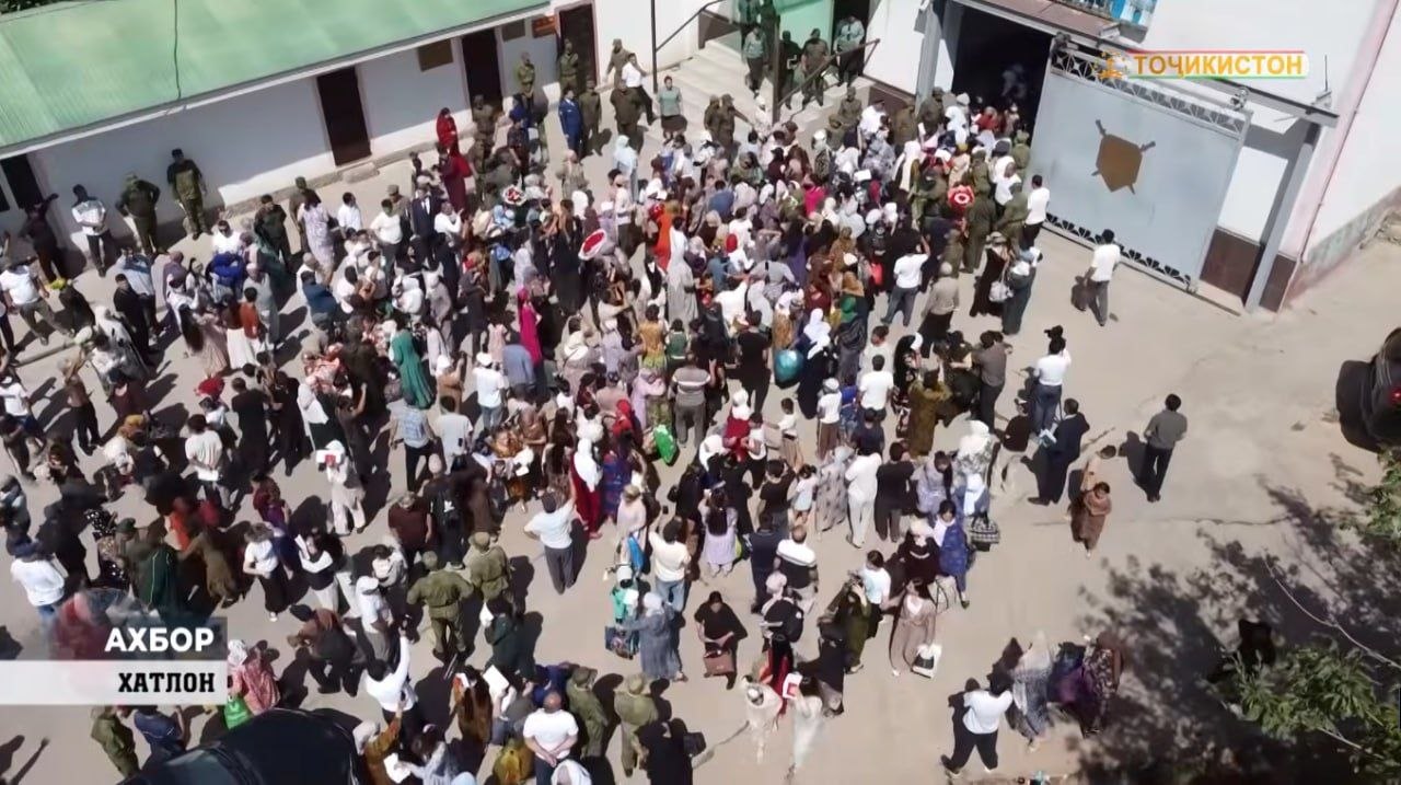 Nearly 3,000 convicts were released under an amnesty in Tajikistan.