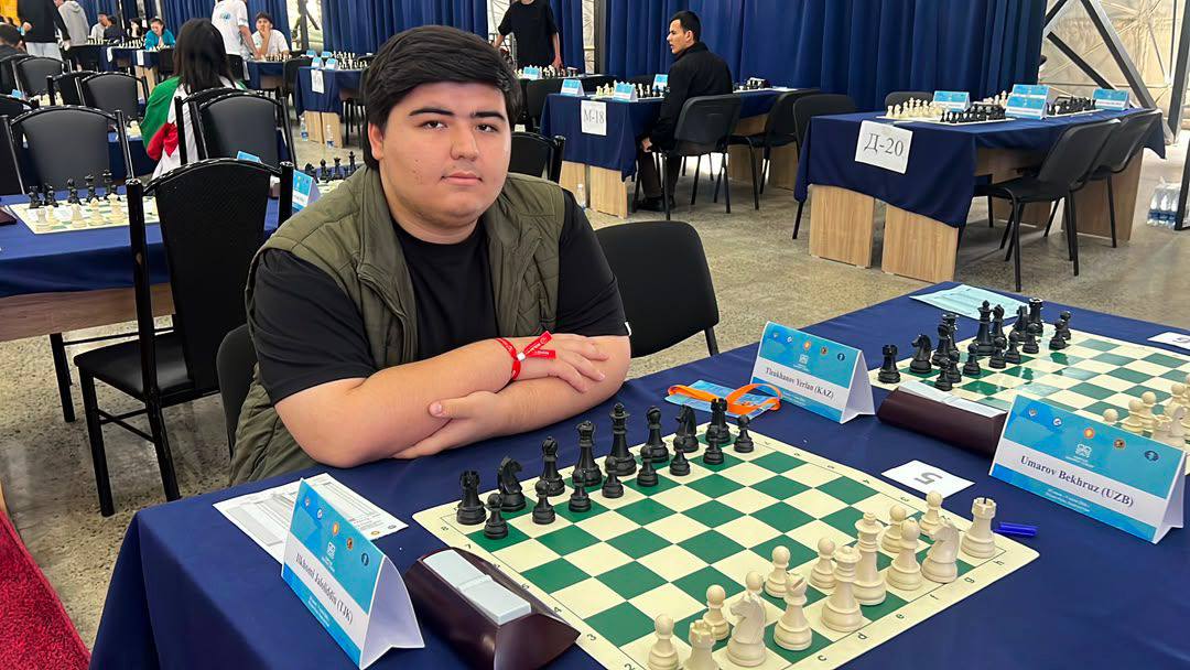 Tajik chess player Jaloliddin Ilkhomi won bronze at the Central and North Asian Championships.