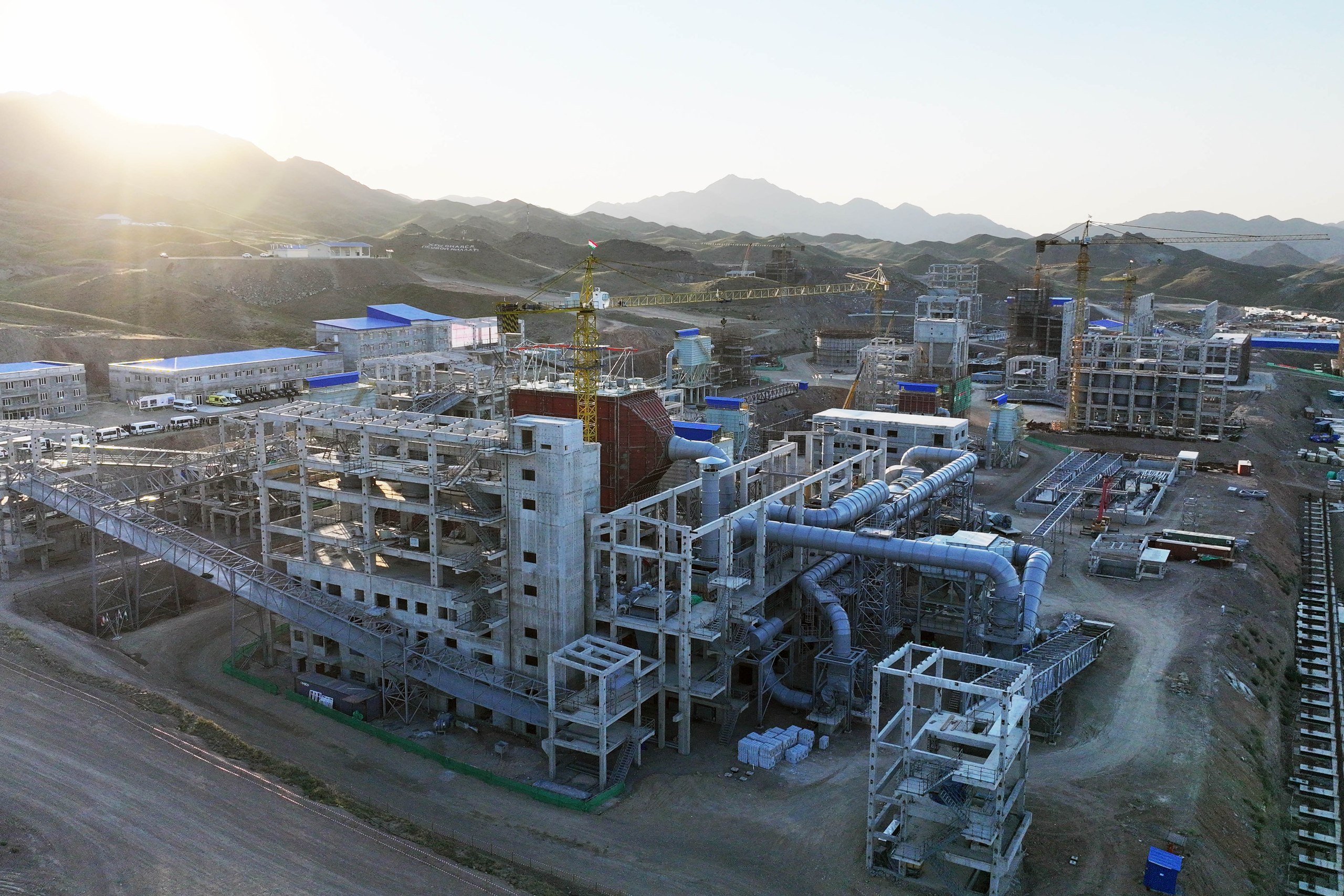 A metallurgical plant with 1,500 jobs is being built in Sogd.