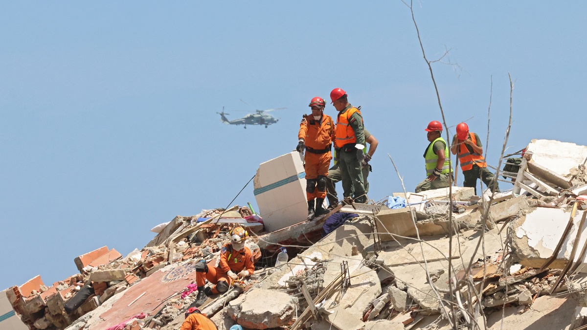 The death toll from Venezuela's earthquakes has exceeded 2,200.