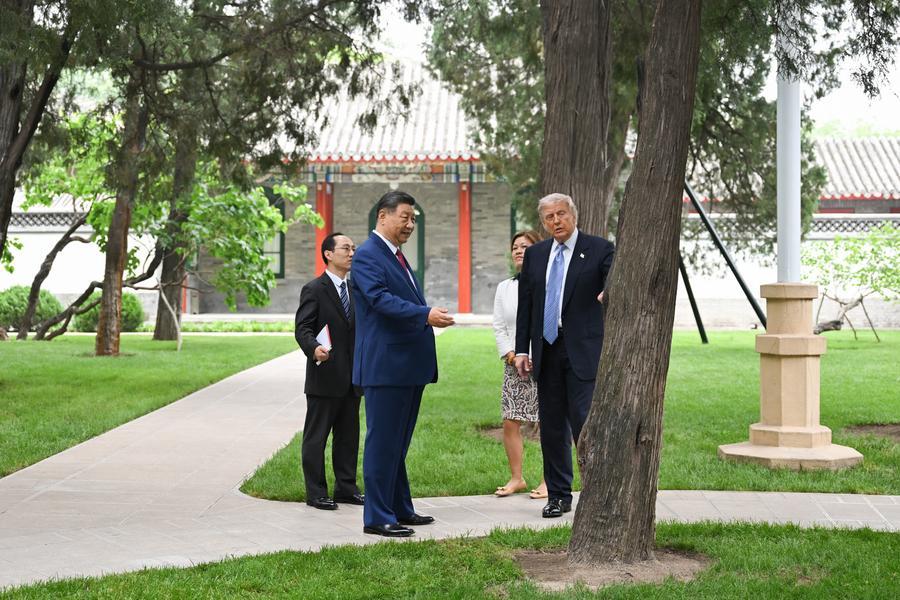 Chinese President Xi Jinping welcomes U.S. President Donald Trump